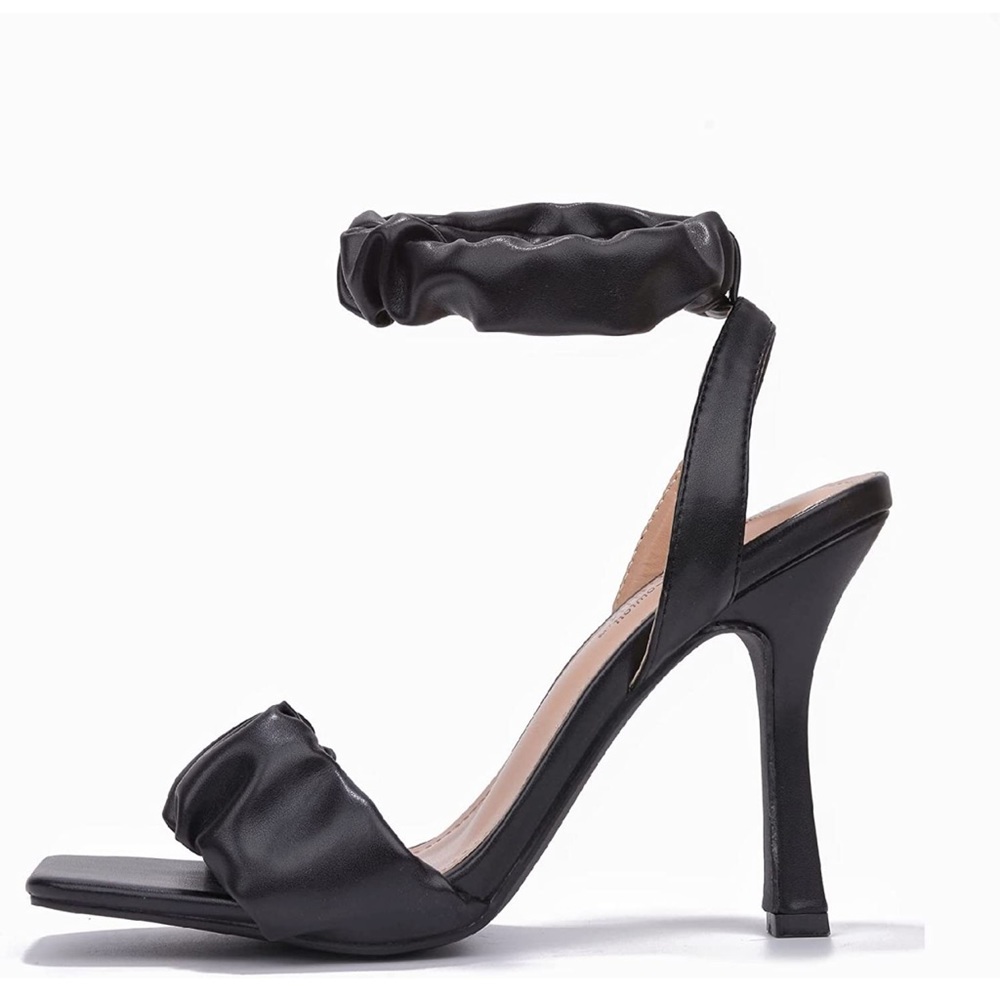 Cape Robbin Opale Square Open Toe Black Heels/Sandals, Size 10